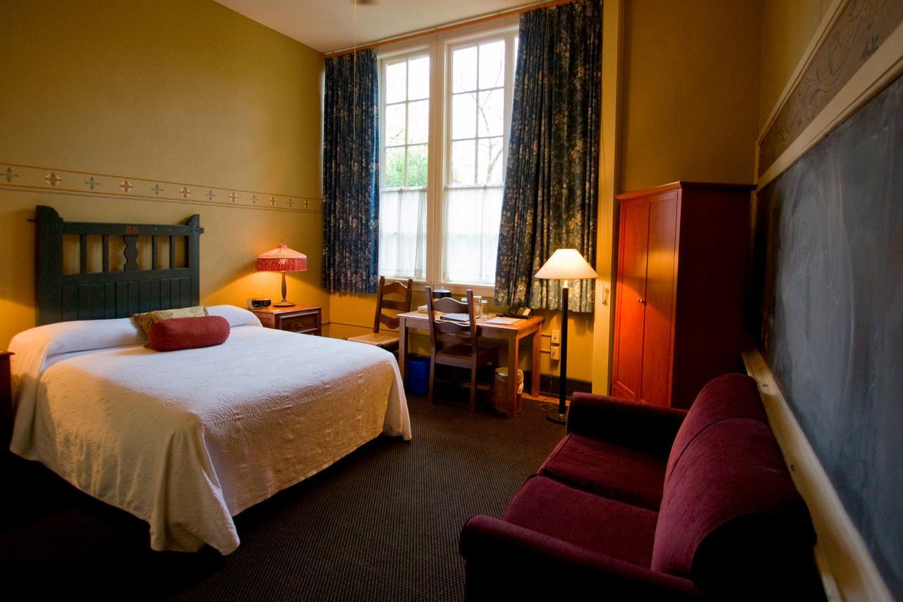 Mcmenamins Kennedy School Hotel Portland Eksteriør billede